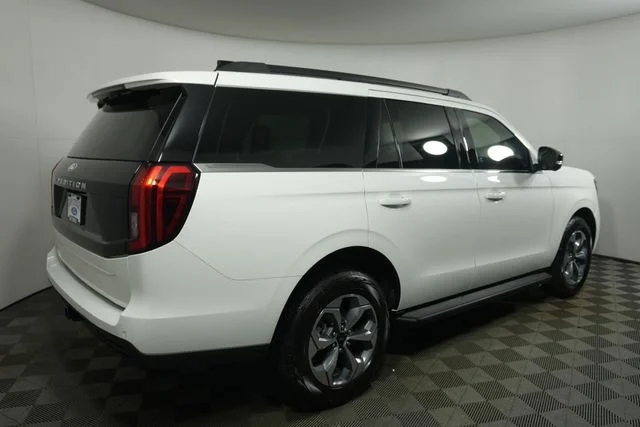 New 2027 Star White Metallic Tri-Coat Ford Active image 3