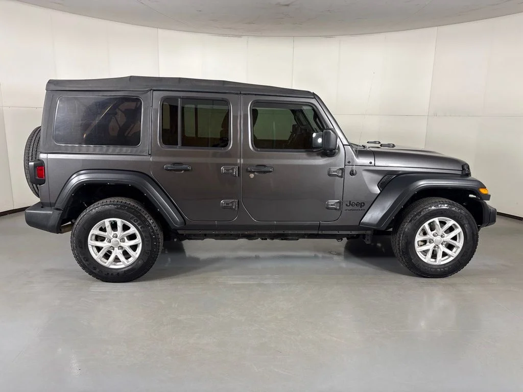 Used 2023 Gray Jeep Sport S image 9