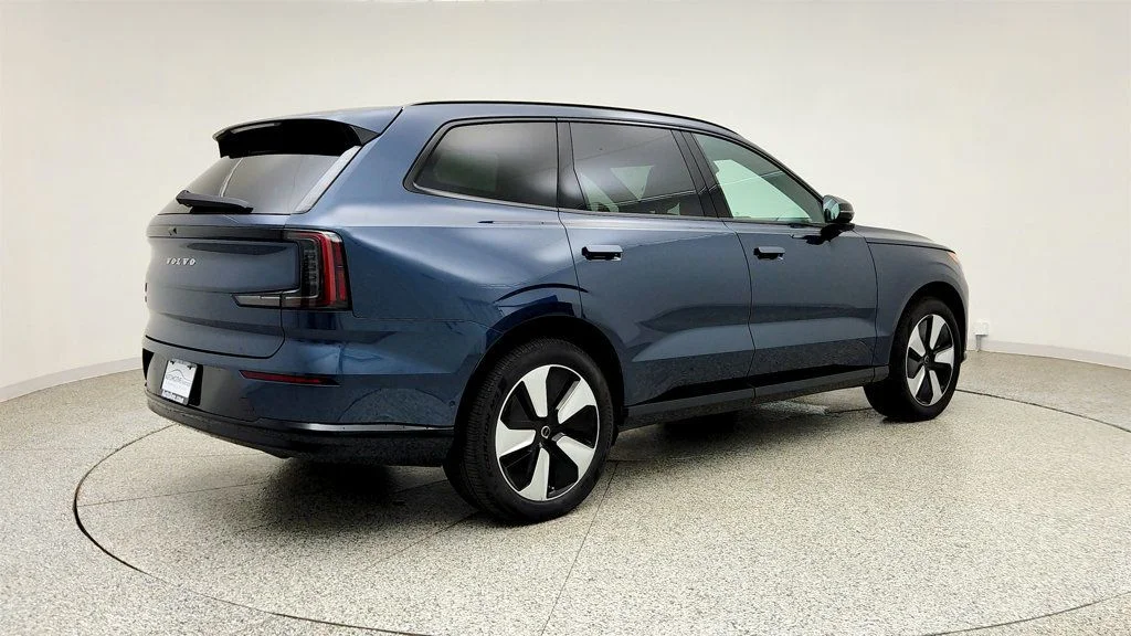 Used 2025 Denim Blue Metallic Volvo Twin Motor Plus 6-Seater w/ Tow Hitch & Panoramic Sunshade image 5
