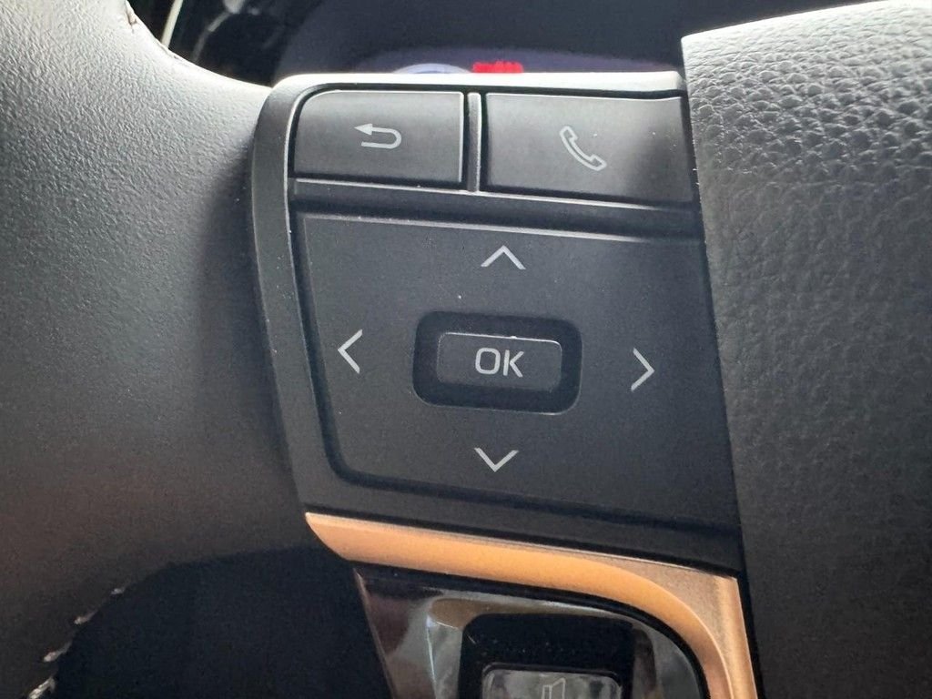 Used 2025 Red Toyota Platinum image 21