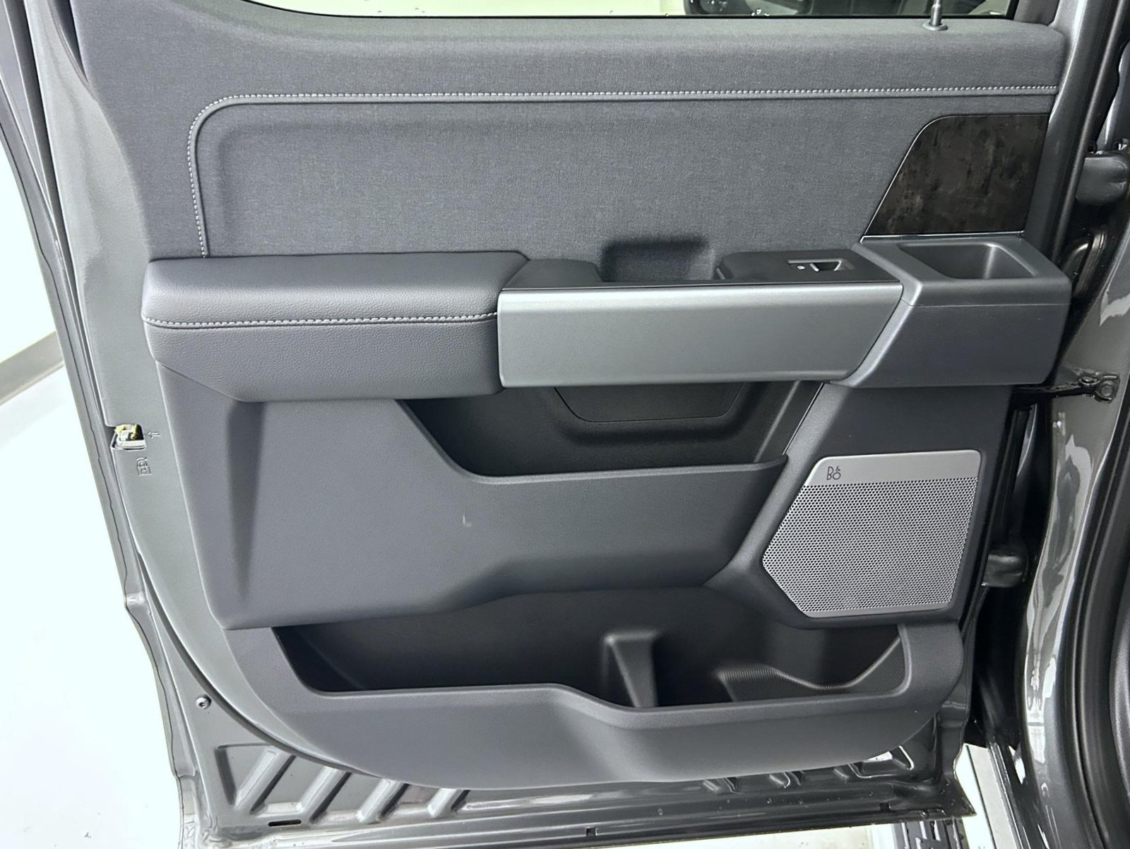 New 2026 Carbonized Gray Metallic Ford Lariat image 20