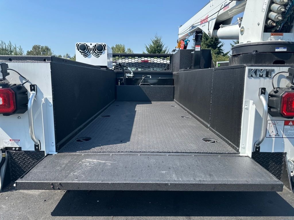 2025 Ford F-550 Super Duty Chassis Cab XL - Photo 12