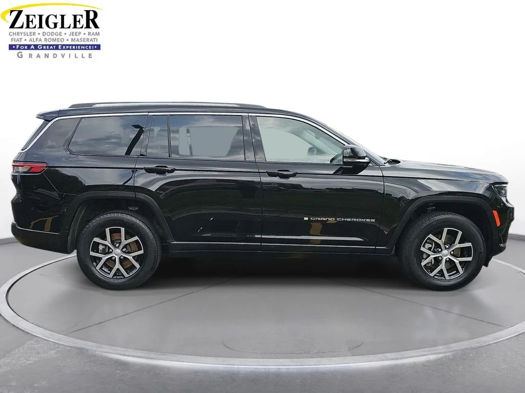 Used 2023 Black Jeep Limited image 4