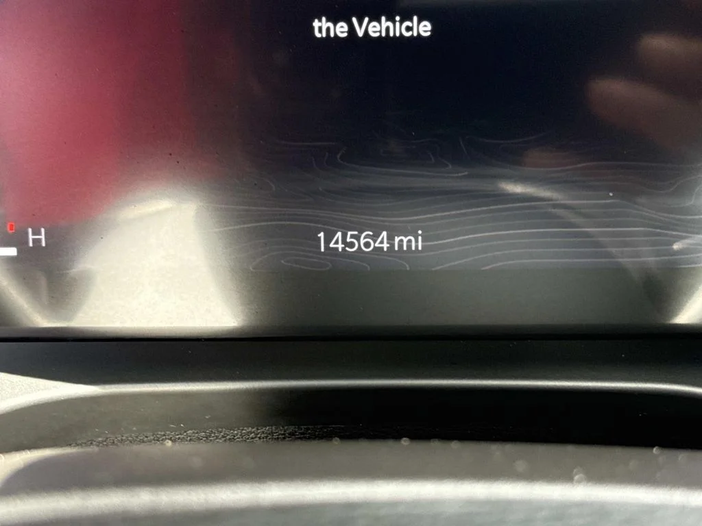 Used 2025 Silver Jeep Laredo image 37