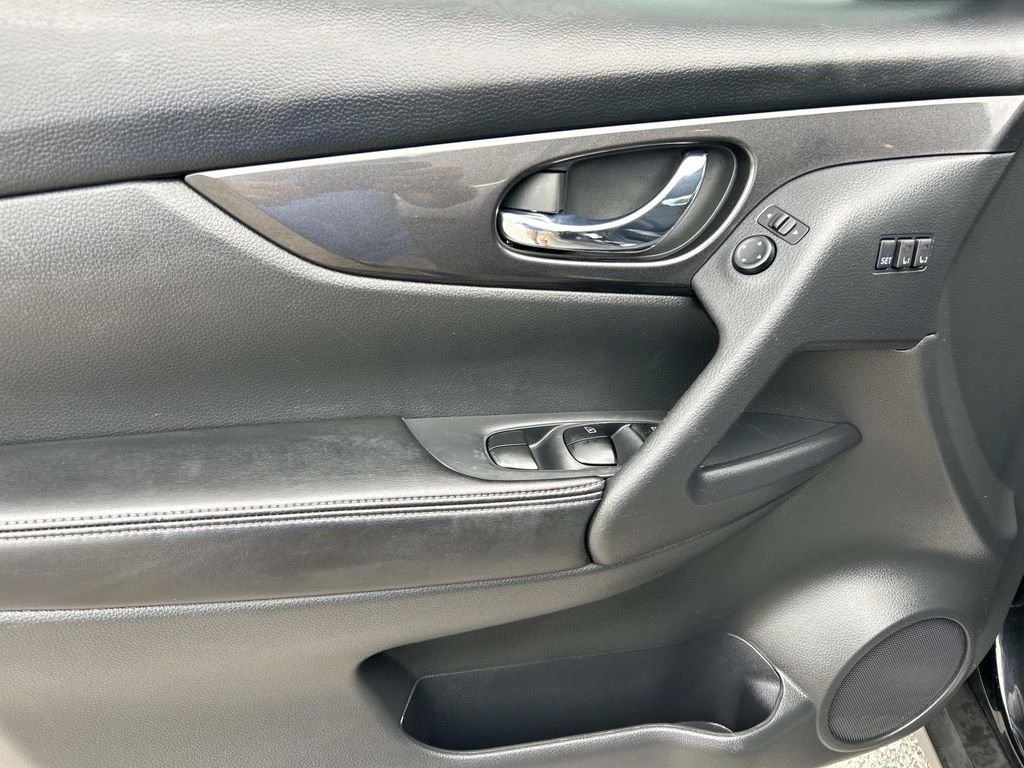 Used 2018 Magnetic Black Nissan SV image 26