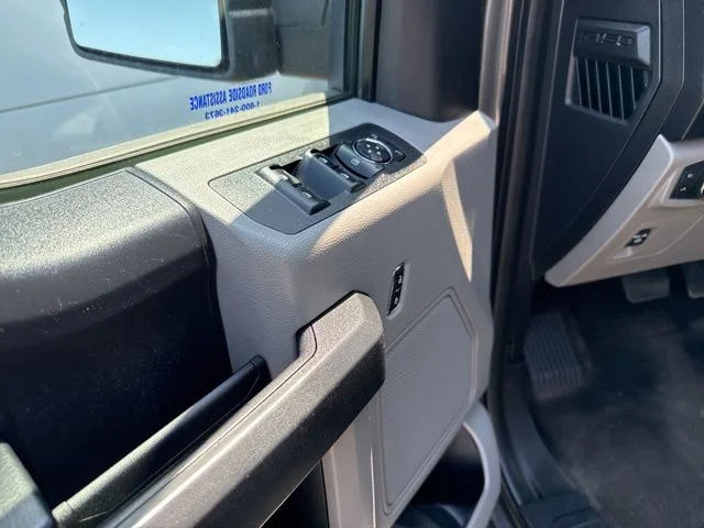 Used 2015 Magnetic Metallic Ford XL image 7