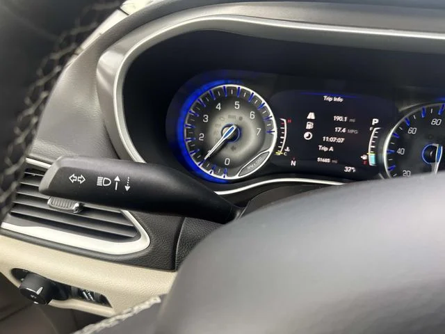 2024 Chrysler Pacifica Touring L - Photo 37