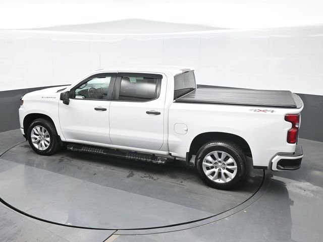 Used 2021 White Chevrolet Custom image 11