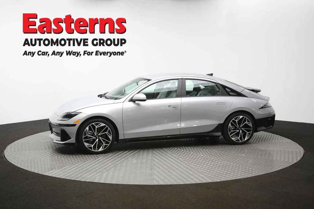 Used 2023 Silver Hyundai SEL image 58