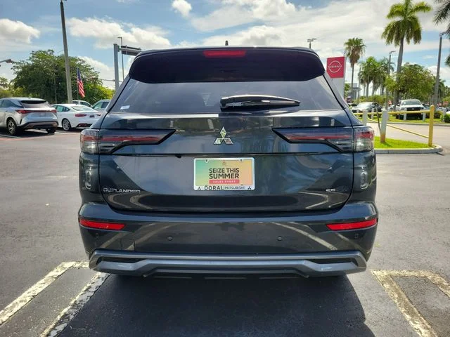 Used 2026 Gray Mitsubishi SE image 5