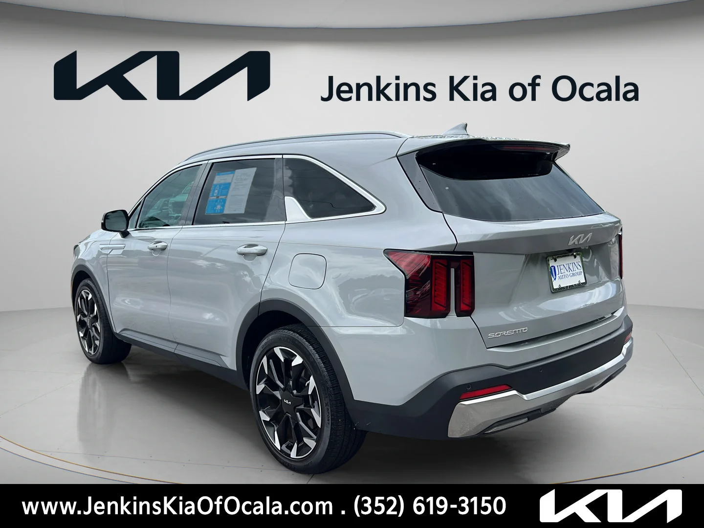 Used 2025 Wolf Gray Kia EX image 5