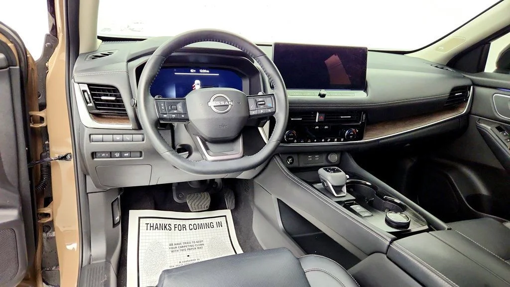 Used 2025 Baja Storm Metallic/Super Black Nissan AWD Platinum w/ ProPILOT Assist 2.1 & Head-Up Display image 13