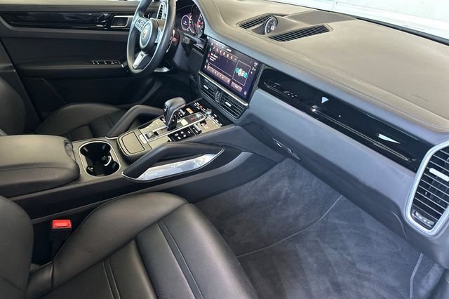 Used 2022  Porsche Turbo image 14