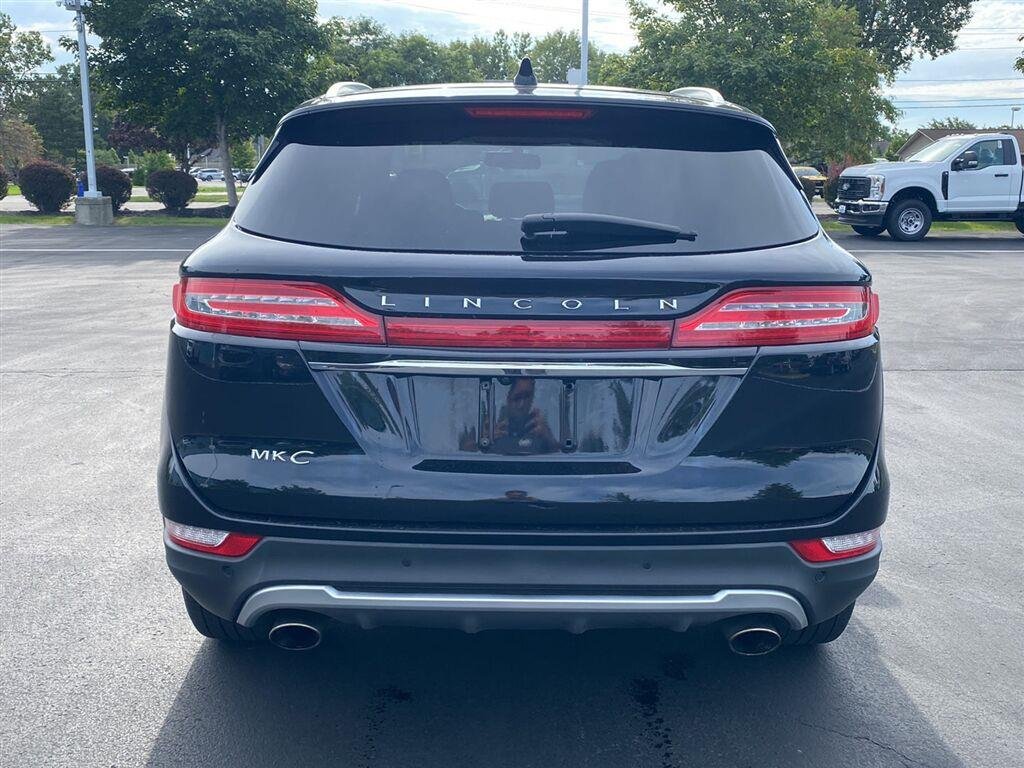 Used 2019 Infinite Black Lincoln Standard image 9