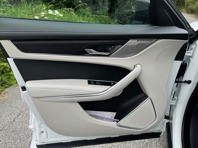 2026 Jaguar F-Pace R-Dynamic S - Photo 8