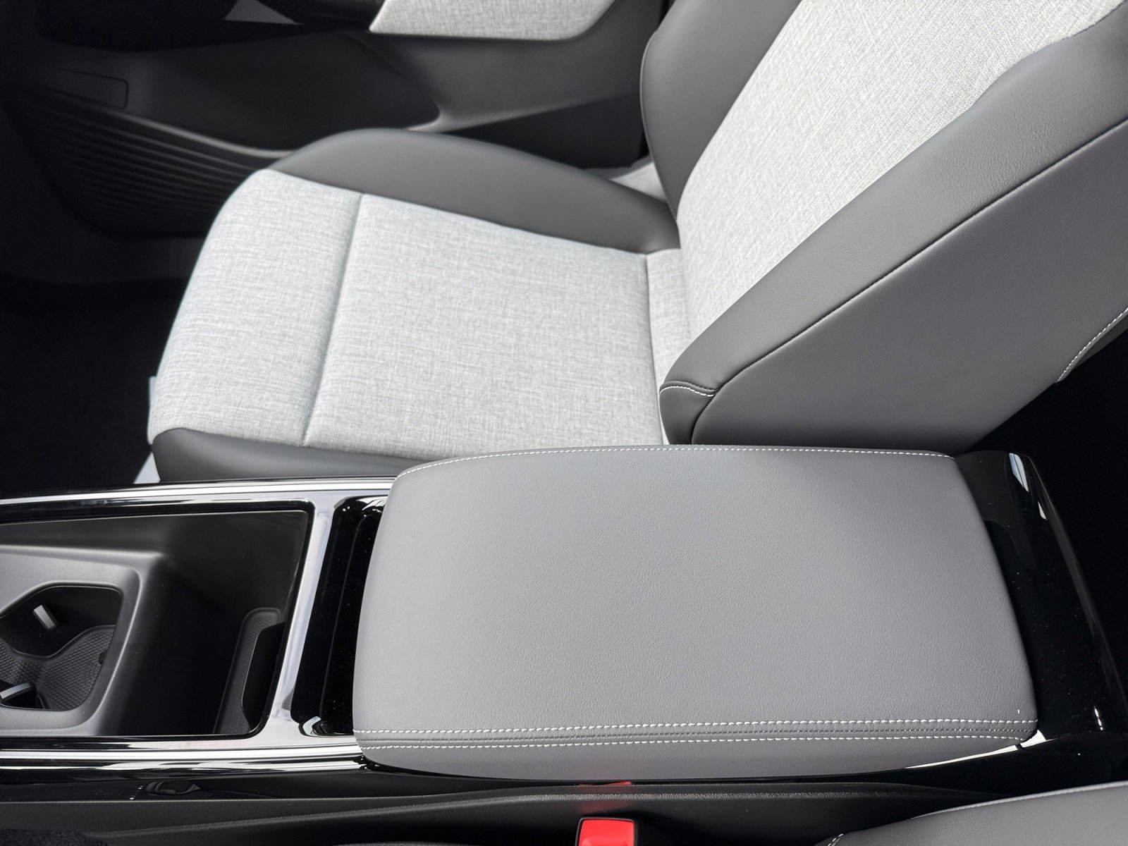 New 2025 White Pearl Volkswagen Pro image 14