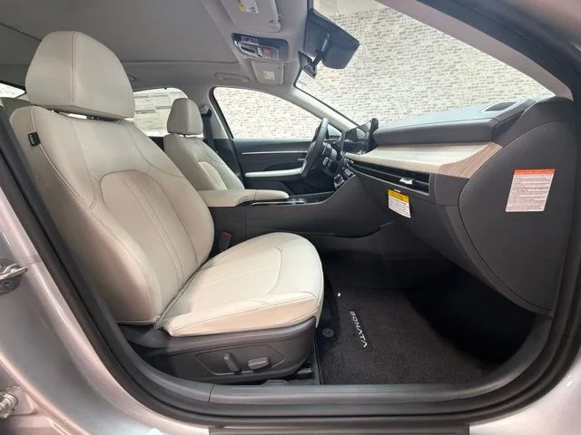 New 2026 Aero Silver Hyundai Limited image 11
