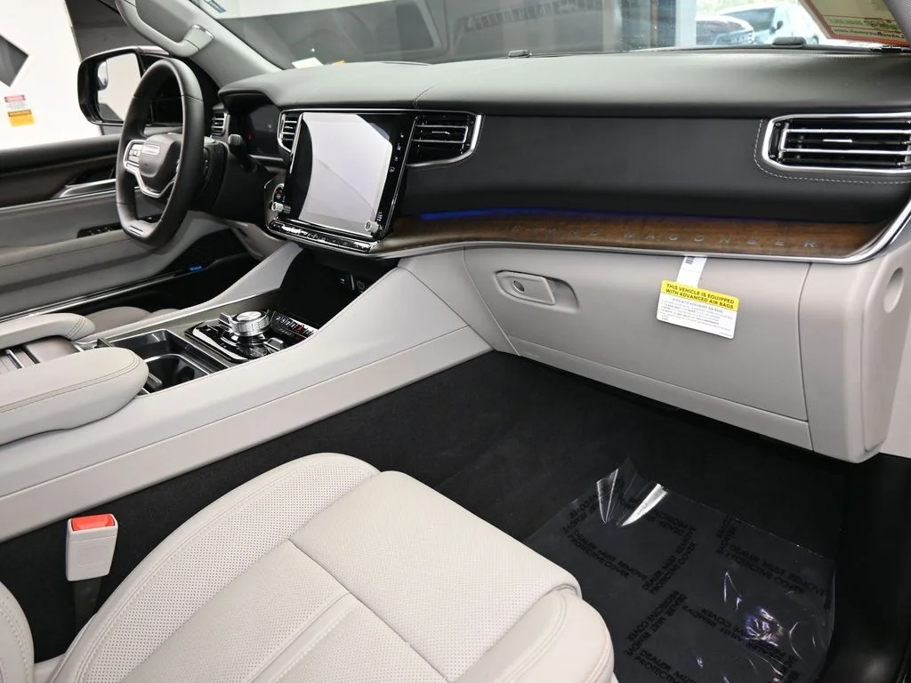 Used 2024 Diamond Black Crystal Pearlcoat Jeep Base image 56