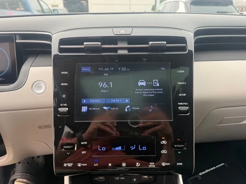 Used 2022 Black Hyundai SEL Convenience image 7