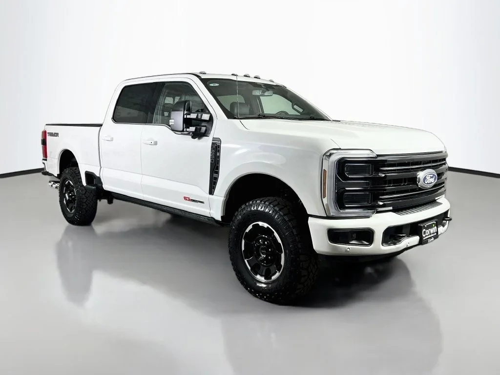 New 2027 Star White Metallic Tri-Coat Ford Platinum image 1
