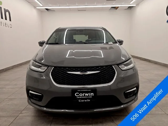 Used 2022 Ceramic Gray Clearcoat Chrysler Touring L image 7