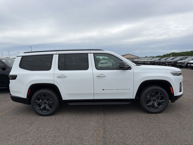 New 2026 Bright White Clear-Coat Exterior Paint Jeep Limited Altitude image 2