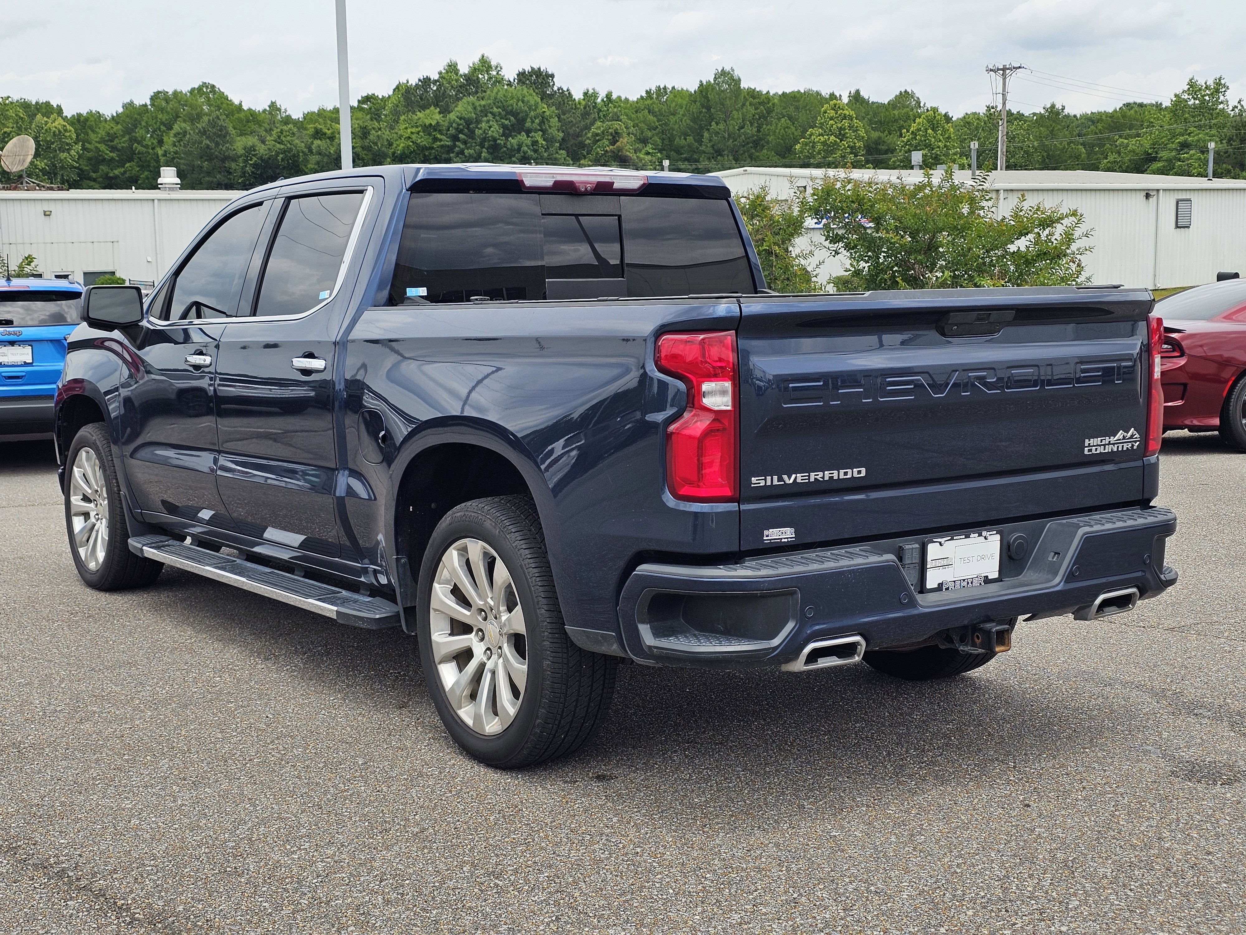 Used 2021 Northsky Blue Metallic Chevrolet High Country image 14