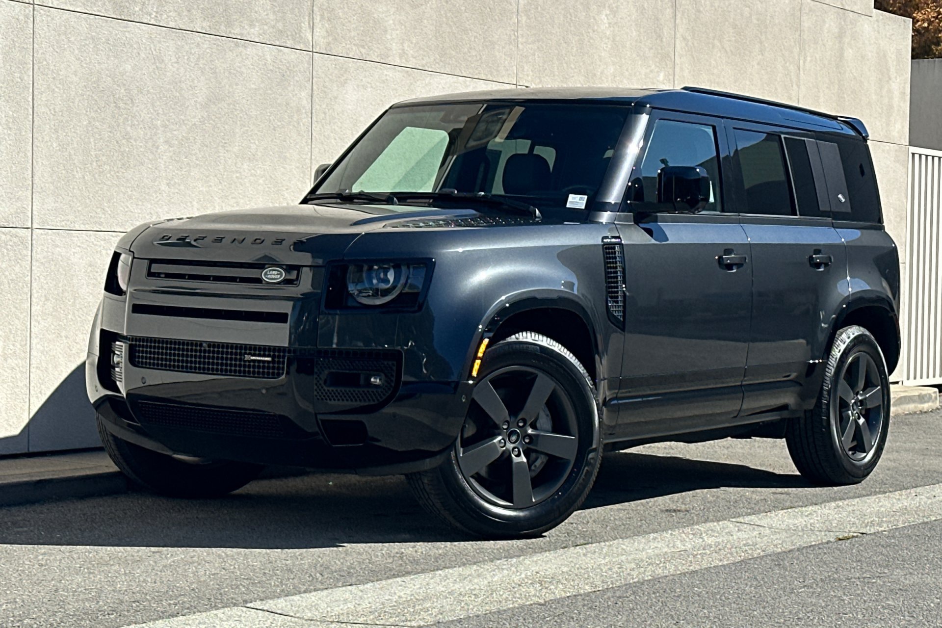 Certified Used 2023 Carpathian Grey Premium Metallic Land Rover X-Dynamic SE image 1