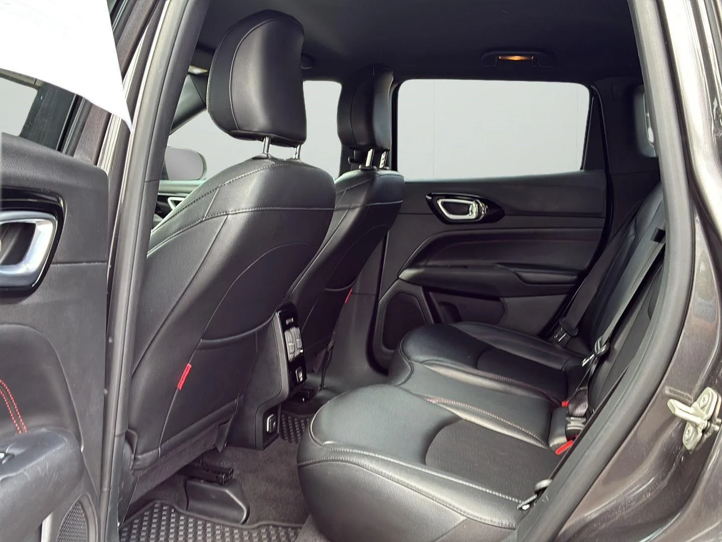 Used 2024 Black Clearcoat Jeep Trailhawk image 27