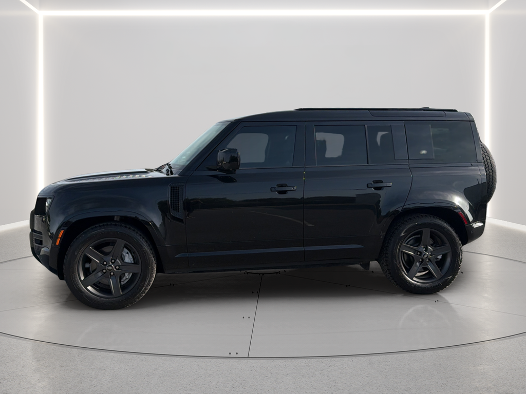 Used 2024 Black Land Rover X-Dynamic SE image 13