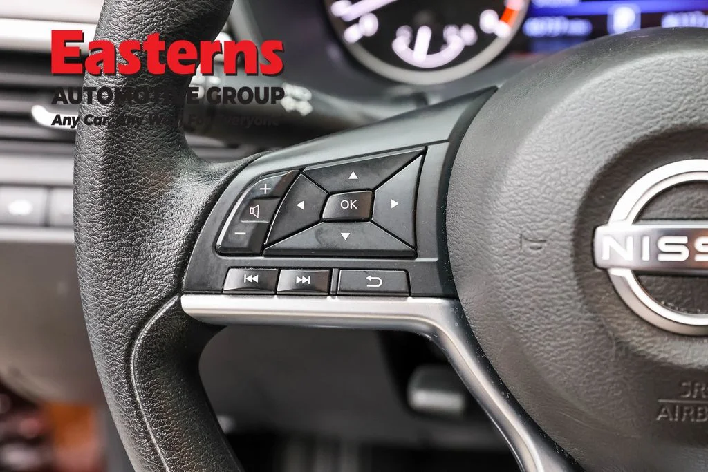 Used 2025 Red Nissan 2.5 SV image 15