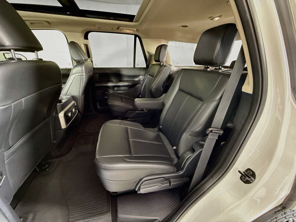 Used 2023 Star White Metallic Tri-Coat Ford XLT image 25
