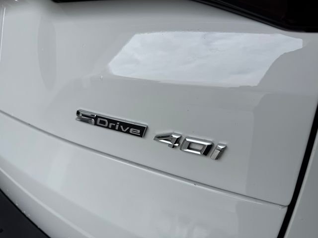 Used 2021 Alpine White BMW sDrive40i image 36