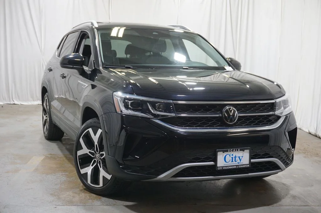 Certified Used 2023 Black Volkswagen 1.5T SEL image 7