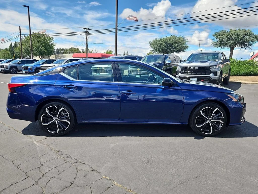 Used 2024 Deep Blue Pearl Nissan 2.5 SR image 7