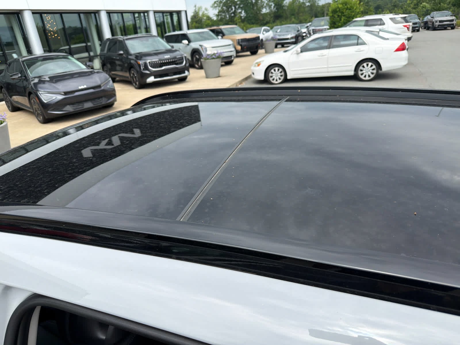 Used 2025 Wolf Gray Kia SX-Prestige image 13