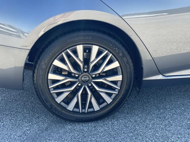 Used 2024 Gray Nissan 2.5 SV image 7