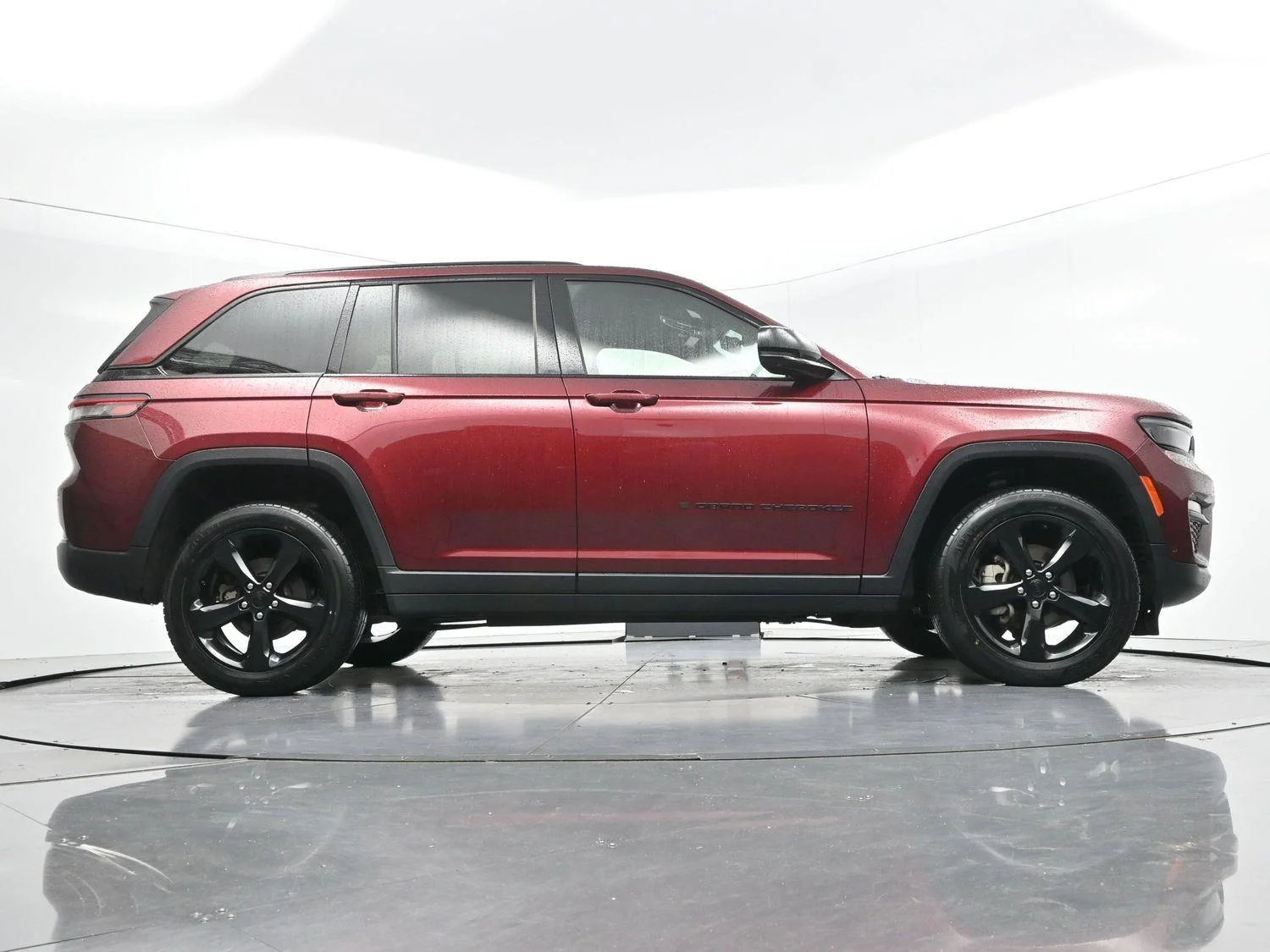 Used 2023 Velvet Red Pearlcoat Jeep Limited image 53
