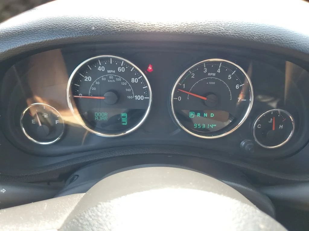 Used 2017 Black Jeep Sahara 4x4 image 23