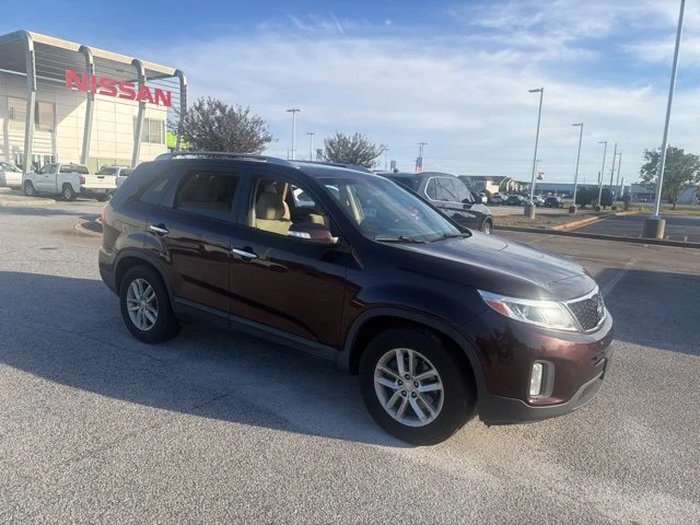 Used 2014 Red Kia LX image 3