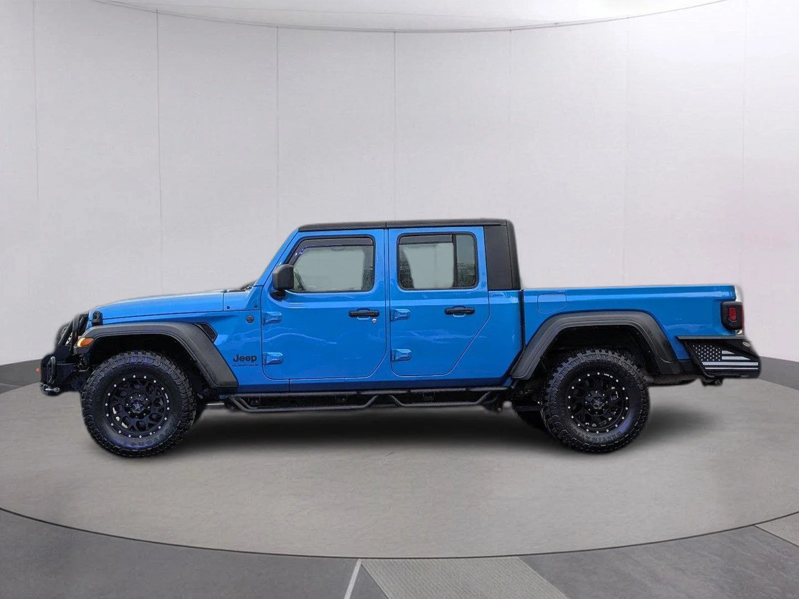 Used 2024 Hydro Blue Pearlcoat Jeep Sport image 2