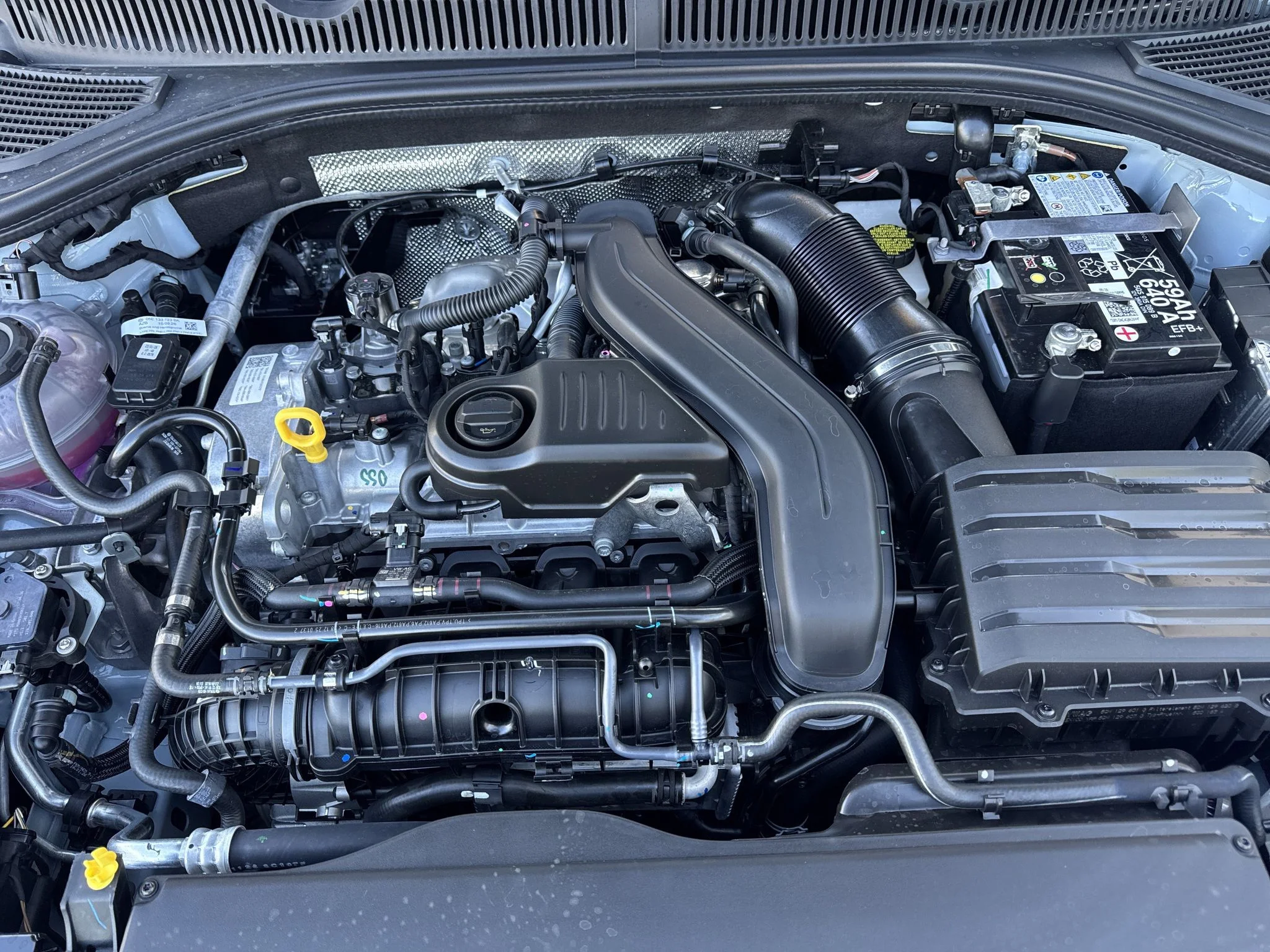 New 2027 Monument Gray Volkswagen SE image 34