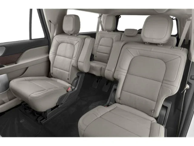 Used 2023 Black Lincoln Reserve image 13