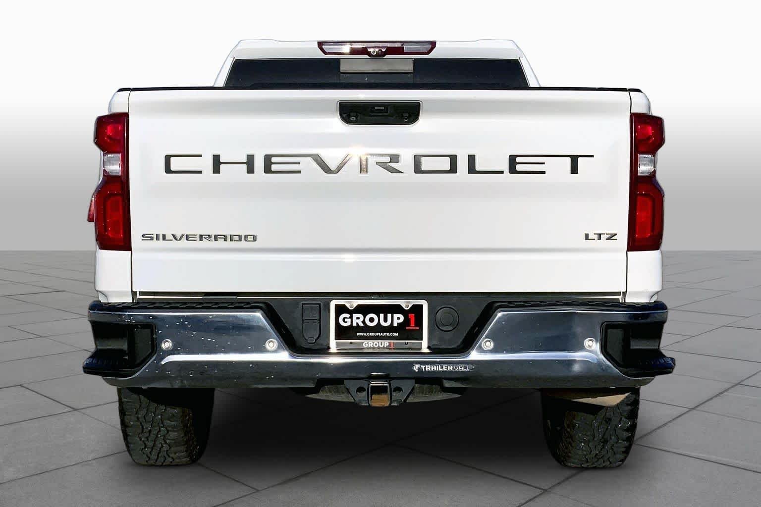 Used 2022 Summit White Chevrolet LTZ image 4