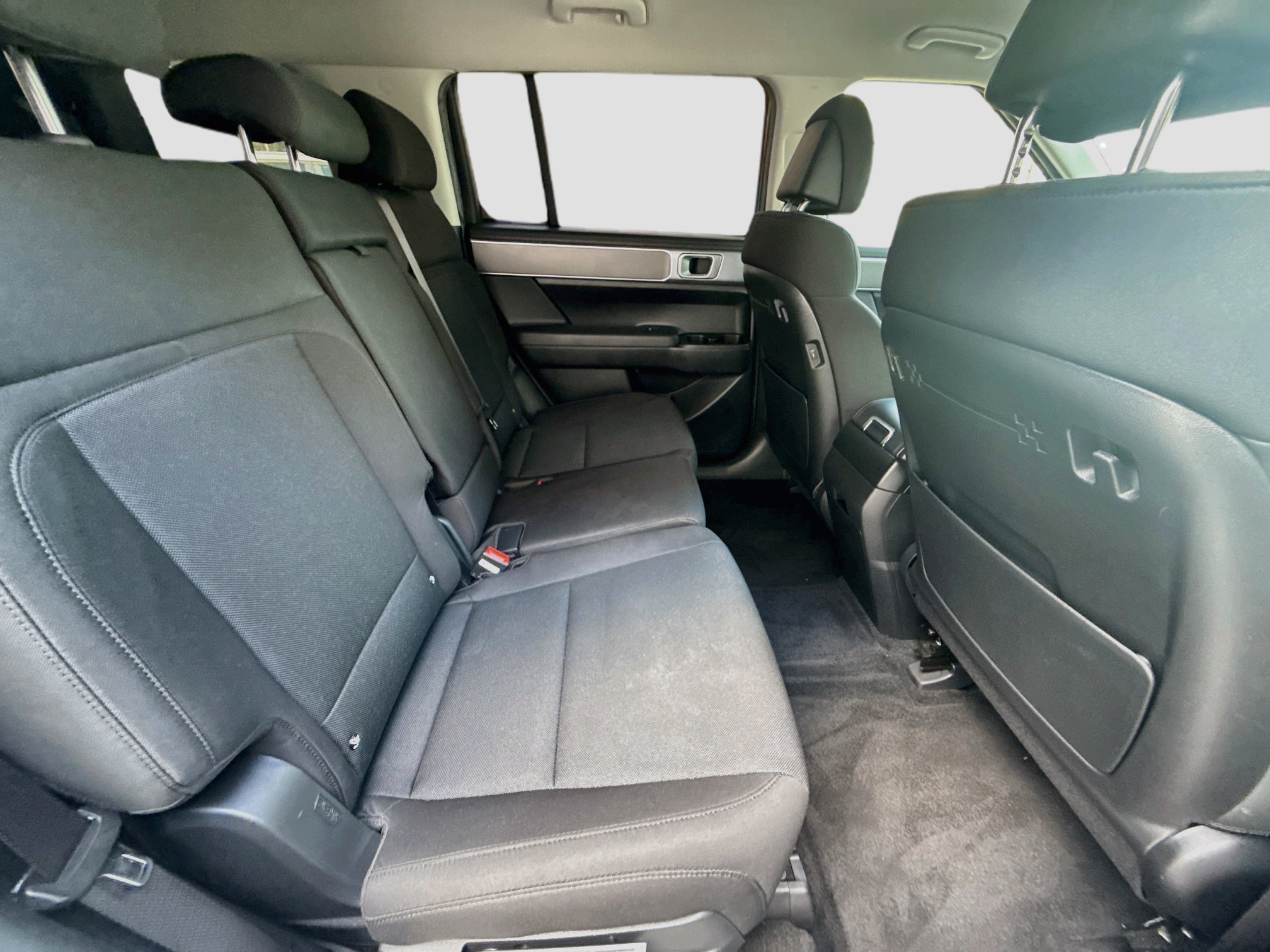 Certified Used 2024 Shimmering Silver Hyundai SE image 25