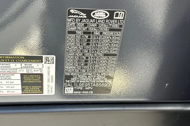 New 2026 Varesine Blue Land Rover Dynamic SE image 27