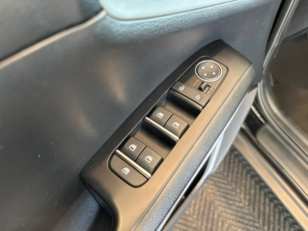 Used 2023 Black Kia LX image 14
