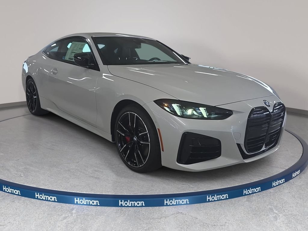 New 2027 Mineral White Metallic BMW M440i xDrive image 3