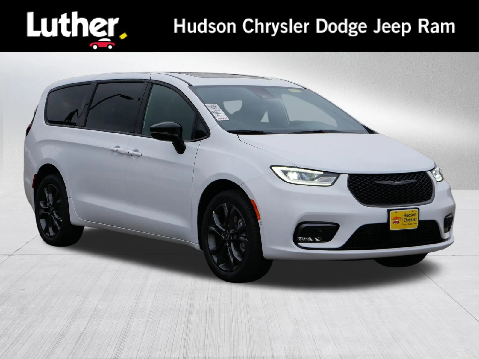 New 2026 Bright White Clear-Coat Exterior Paint Chrysler Select image 1