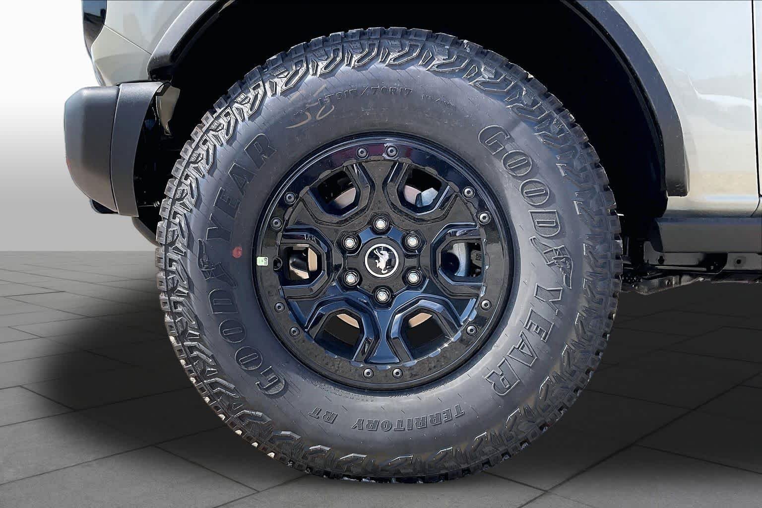 New 2026 Desert Sand Ford Badlands® image 8